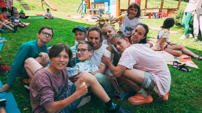 3 reakcie tínedžerov po strate blízkeho a ponuka letného terapeutického tábora v Plamienku 3 reakcie tínedžerov po strate blízkeho a ponuka letného terapeutického tábora v Plamienku